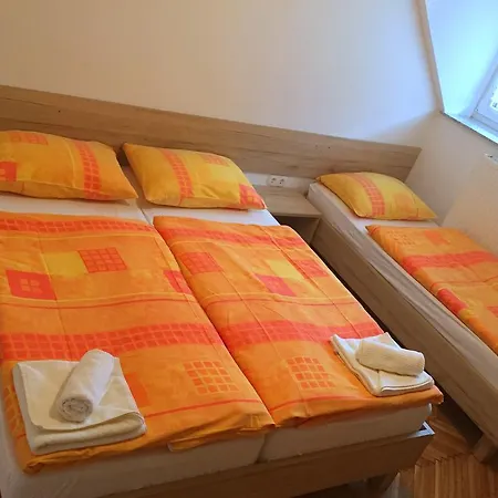Apartmaji In Sobe Tina Kranjska Gora