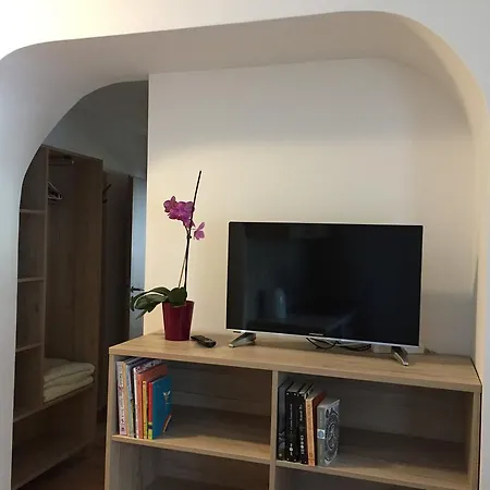Gostinjska kuća Apartmaji In Sobe Tina 3*