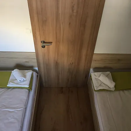 Vendégház Apartmaji In Sobe Tina 3*