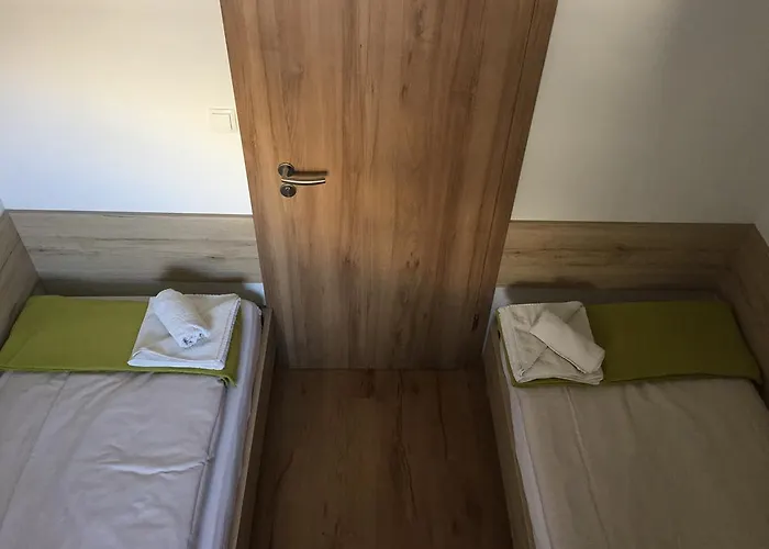 Pensjonat Apartmaji In Sobe Tina 3*