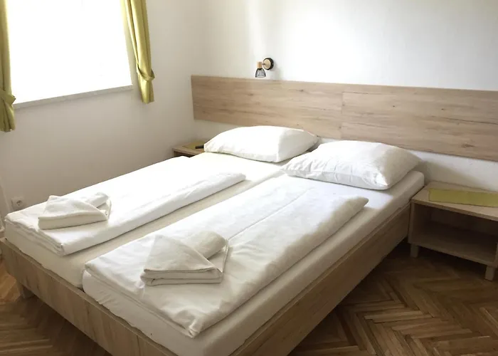 Pensjonat Apartmaji In Sobe Tina 3*